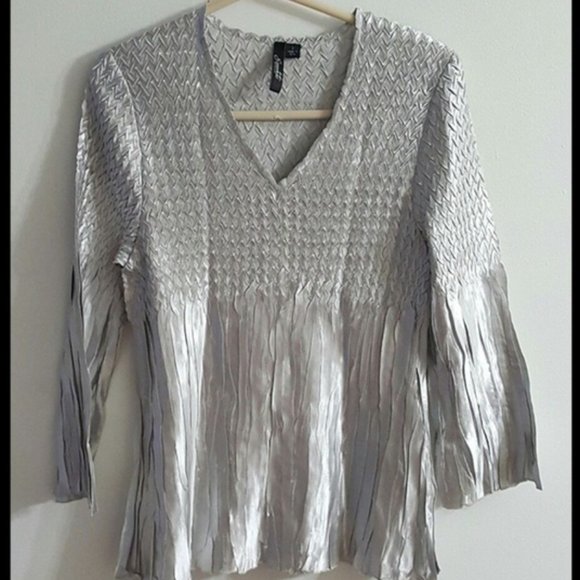 Essentials by Milano 3/4 sleeved blouse - Picture 1 of 2